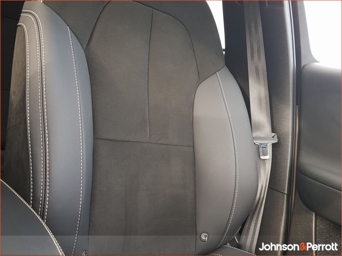 Volvo XC40 69 kWh 231hp Ultimate - Two Year Volvo Selekt Warranty