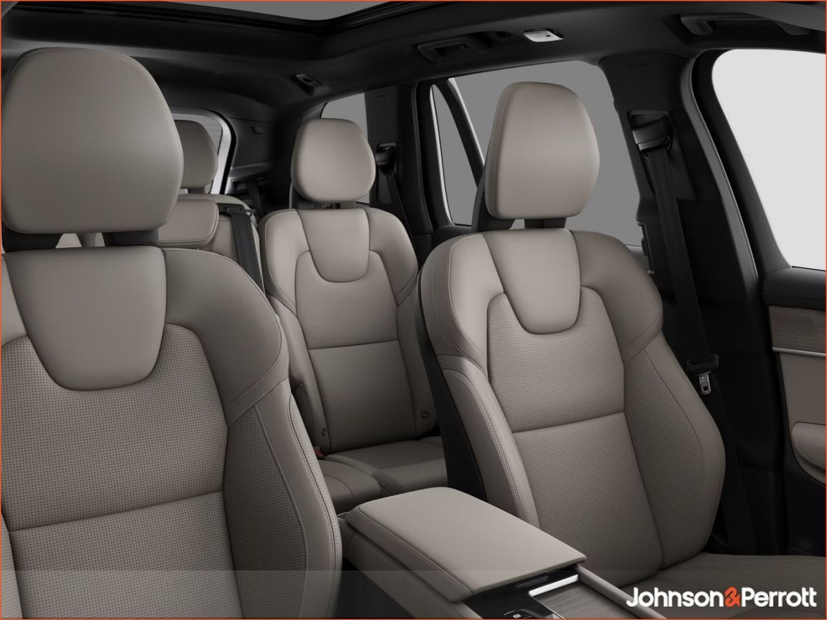 Volvo XC90 T8 455bhp AWD PHEV Ultra Dark - Five Year Warranty - Three Year Service Plan