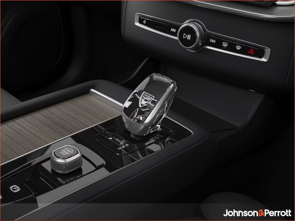 Volvo XC90 T8 455bhp AWD PHEV Plus Dark - Onyx Black - Immediate Delivery