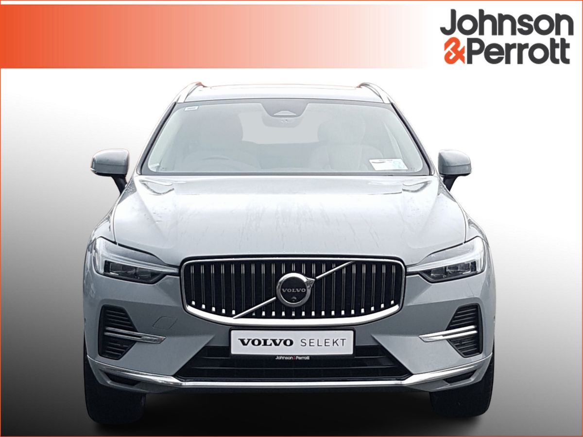Volvo XC60 T6 350hp AWD PHEV Plus Bright (Two Year Volvo Selekt Warranty + Two Year Volvo Service Plan)