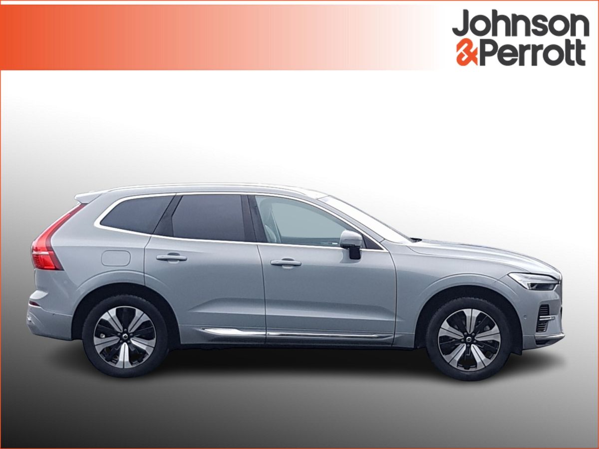 Volvo XC60 T6 350hp AWD PHEV Plus Bright (Two Year Volvo Selekt Warranty + Two Year Volvo Service Plan)