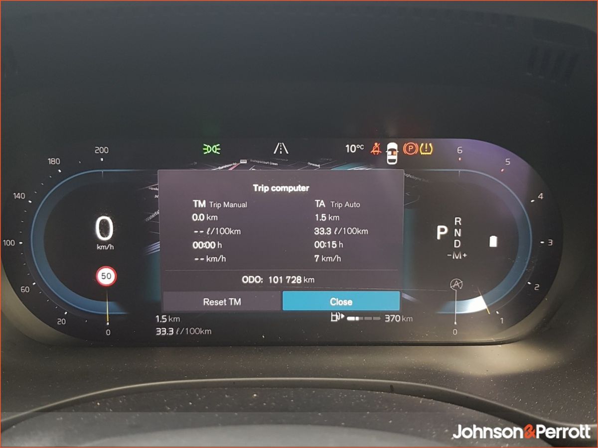 Volvo XC60 B4 197bhp Diesel MHEV Momentum (Two Year Volvo Selekt Warranty + Two Year Volvo Service Plan)