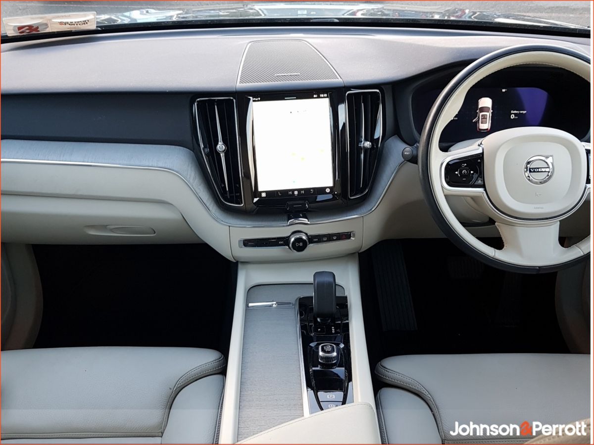 Volvo XC60 T6 350 bhp AWD PHEV Plus Bright (Two Year Volvo Selekt Warranty +Two Year Volvo Service Plan)