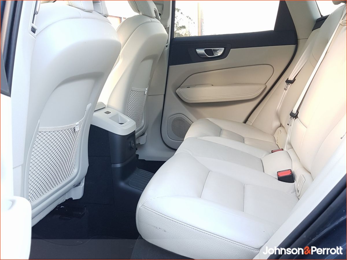 Volvo XC60 T6 350 bhp AWD PHEV Plus Bright (Two Year Volvo Selekt Warranty +Two Year Volvo Service Plan)