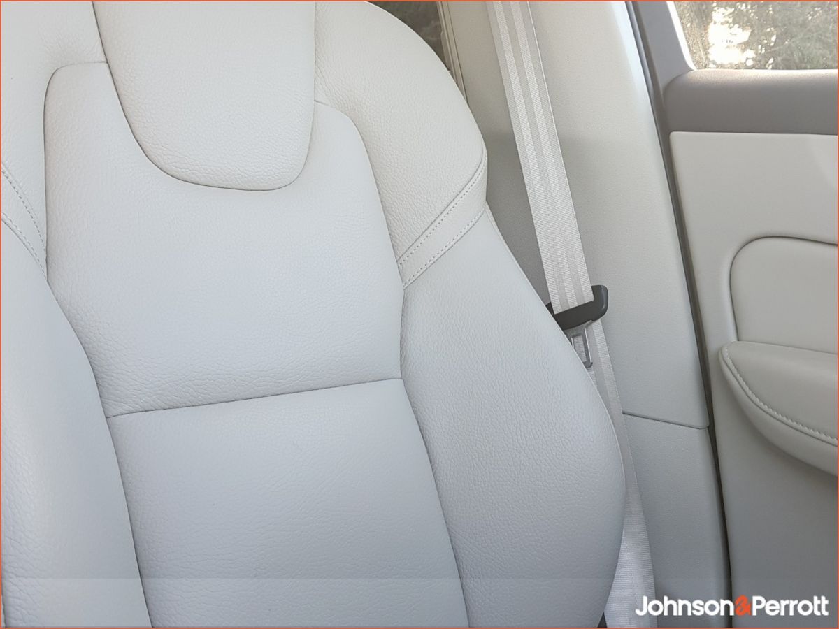 Volvo XC60 T6 350 bhp AWD PHEV Plus Bright (Two Year Volvo Selekt Warranty +Two Year Volvo Service Plan)