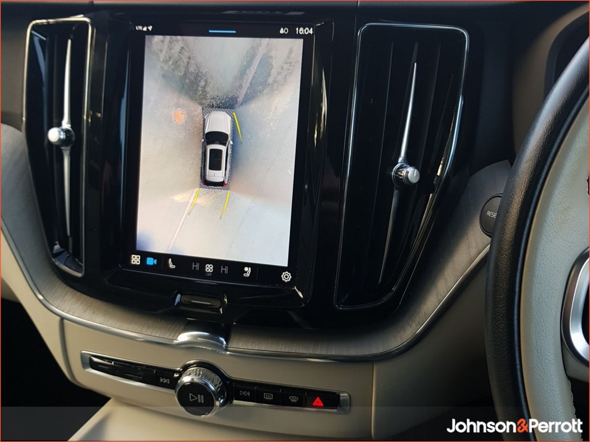 Volvo XC60 T6 350 bhp AWD PHEV Plus Bright (Two Year Volvo Selekt Warranty +Two Year Volvo Service Plan)