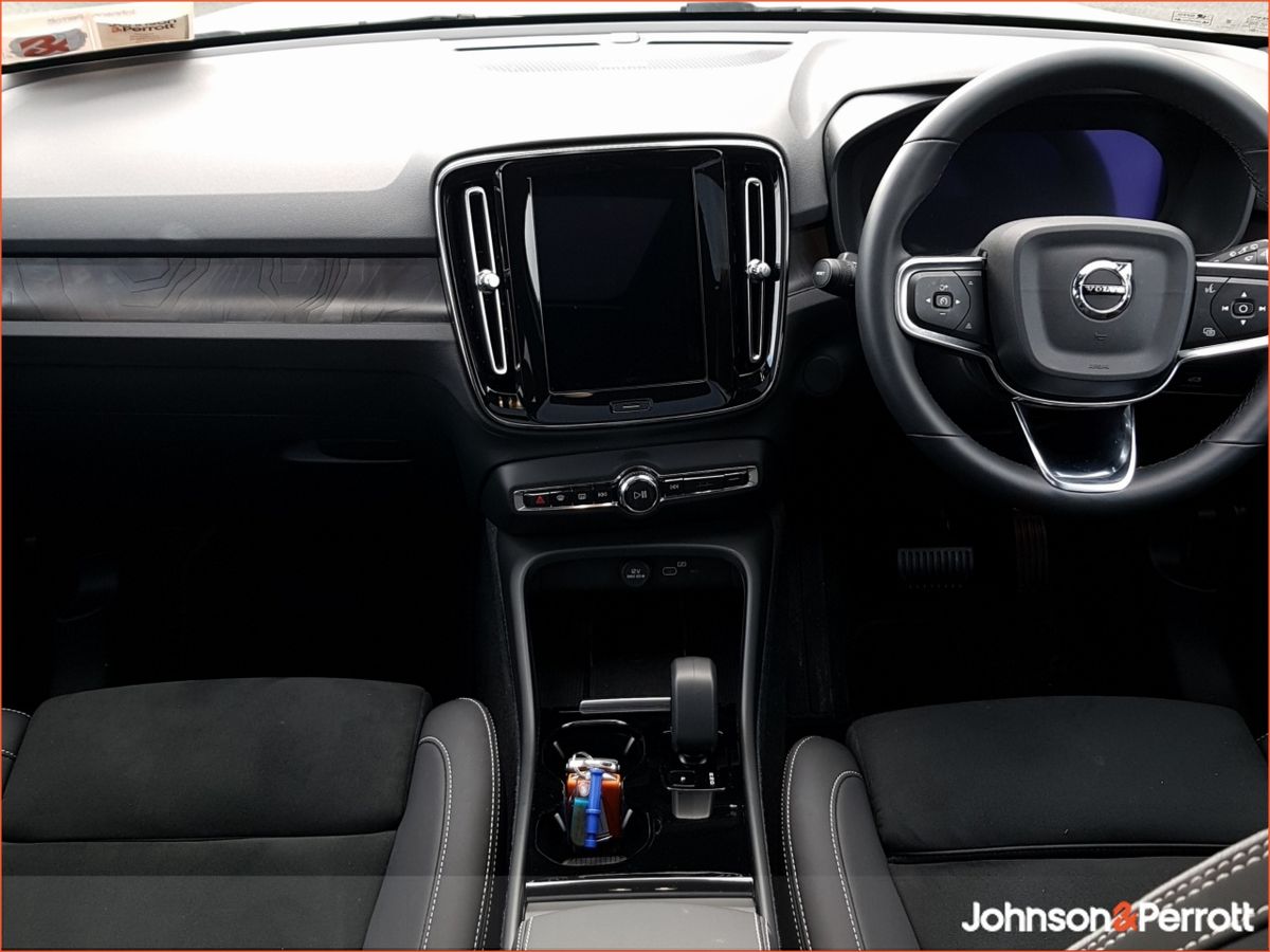 Volvo EX40 82 kWh Extended Range Electric Ultra