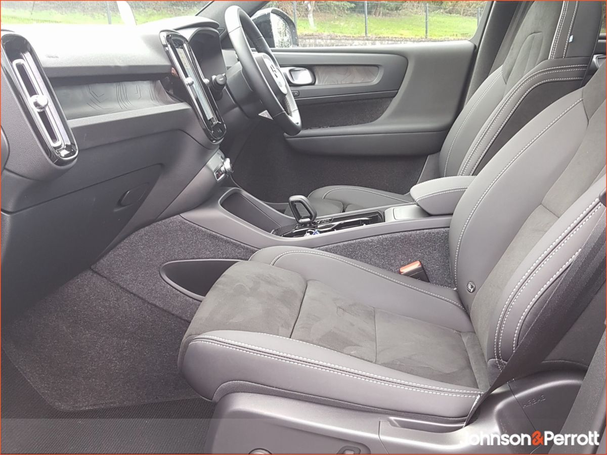 Volvo EX40 82 kWh Extended Range Electric Ultra