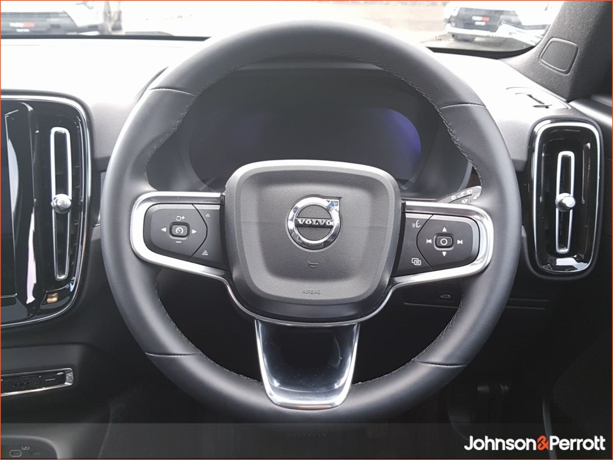 Volvo EX40 82 kWh Extended Range Electric Ultra