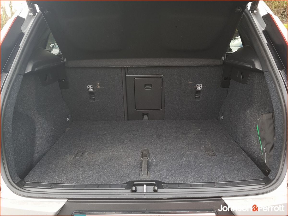 Volvo EX40 82 kWh Extended Range Electric Ultra