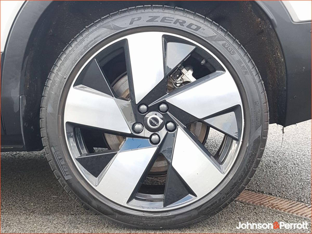 Volvo EX40 82 kWh Extended Range Electric Ultra