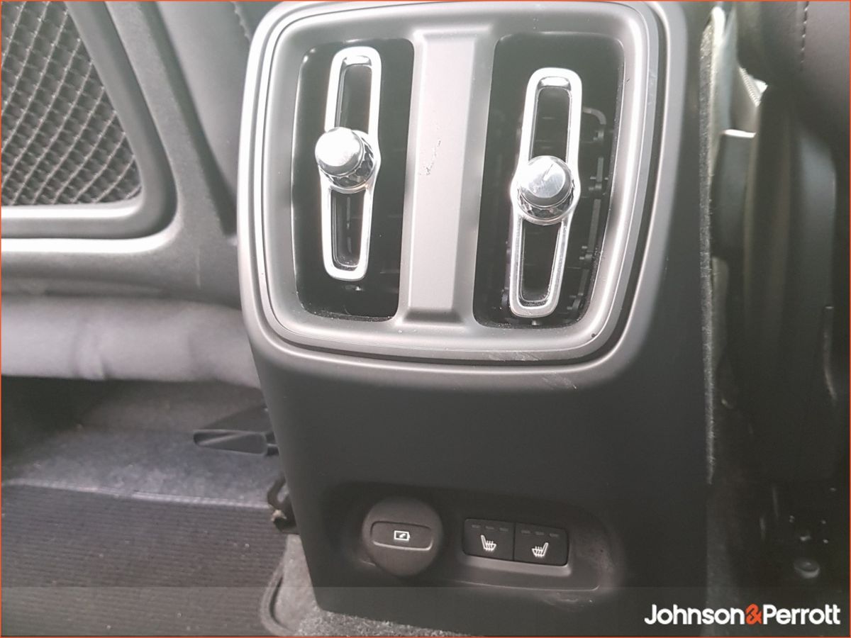 Volvo EX40 82 kWh Extended Range Electric Ultra