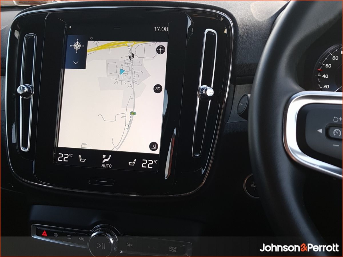 Volvo XC40 T3 163 bhp Inscription (Apple Carplay / Adaptive Cruise / BLIS)