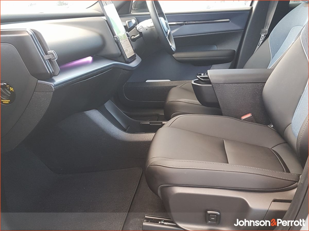 Volvo EX30 69 kWh 272hp Extended Range Ultra - Three Year Volvo Selekt Warranty