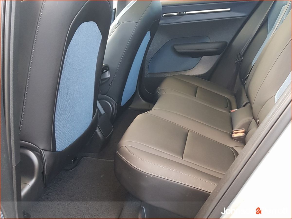 Volvo EX30 69 kWh 272hp Extended Range Ultra - Three Year Volvo Selekt Warranty