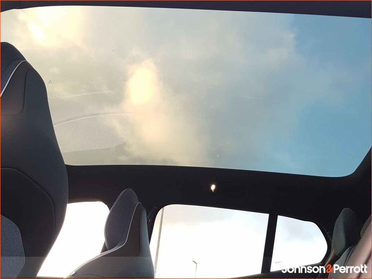 Volvo EX30 69 kWh 272hp Extended Range Ultra - Three Year Volvo Selekt Warranty