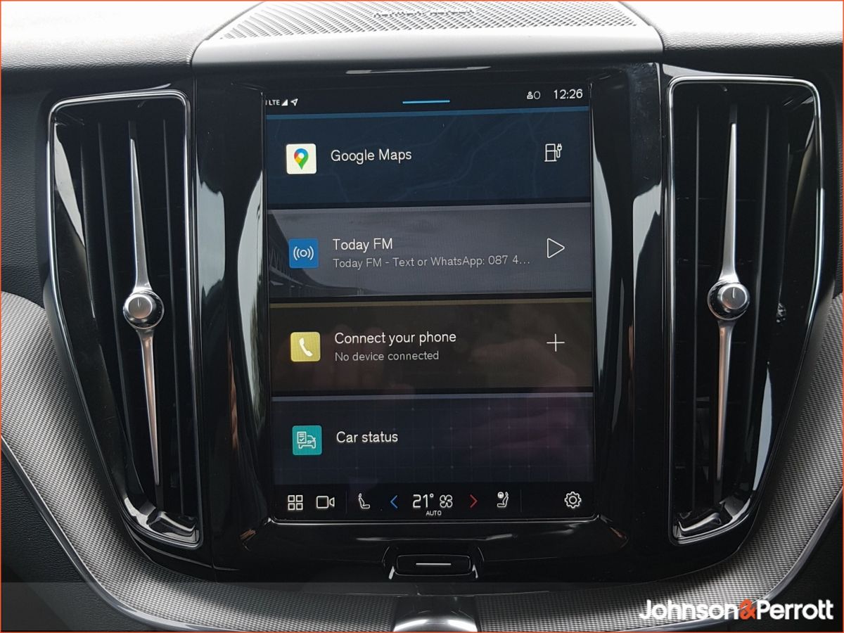 Volvo XC60 T6 350 bhp AWD Plus Dark PHEV - Two Year Volvo Selekt Warranty