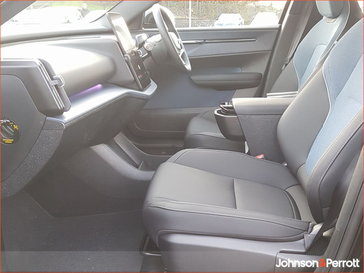 Volvo EX30 69 kWh 272bhp Extended Range PLus