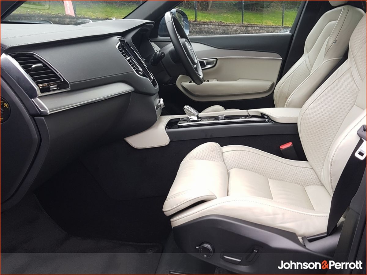 Volvo XC90 T8 455hp AWD PHEV Plus Bright - Three Year Volvo Selekt Warranty