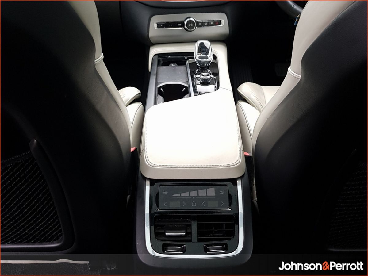 Volvo XC90 T8 455hp AWD PHEV Plus Bright - Three Year Volvo Selekt Warranty