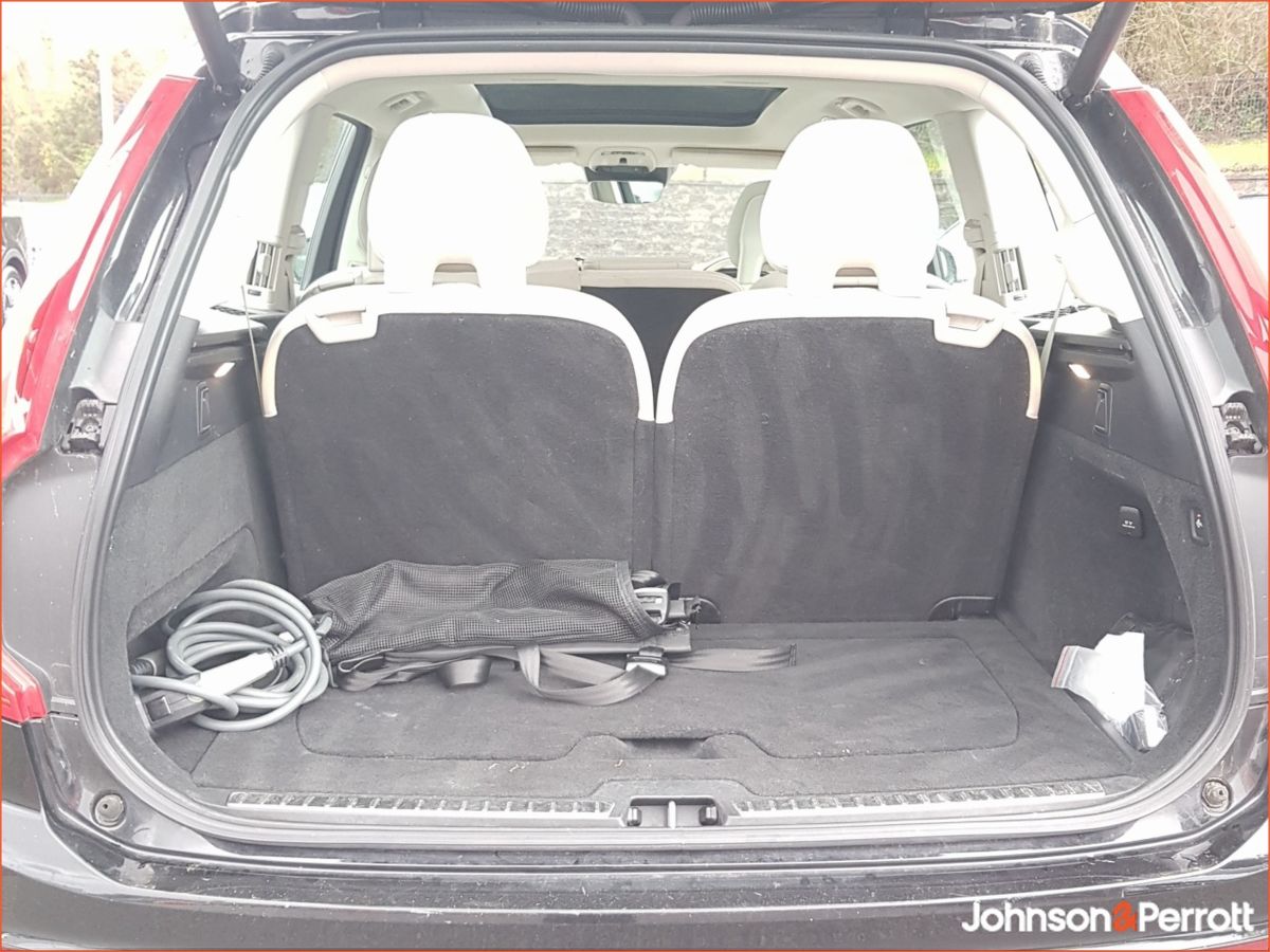 Volvo XC90 T8 390bhp AWD PHEV Inscription Expression