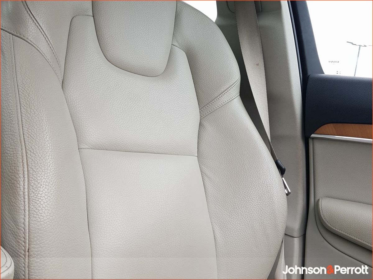 Volvo XC90 T8 390bhp AWD PHEV Inscription Expression