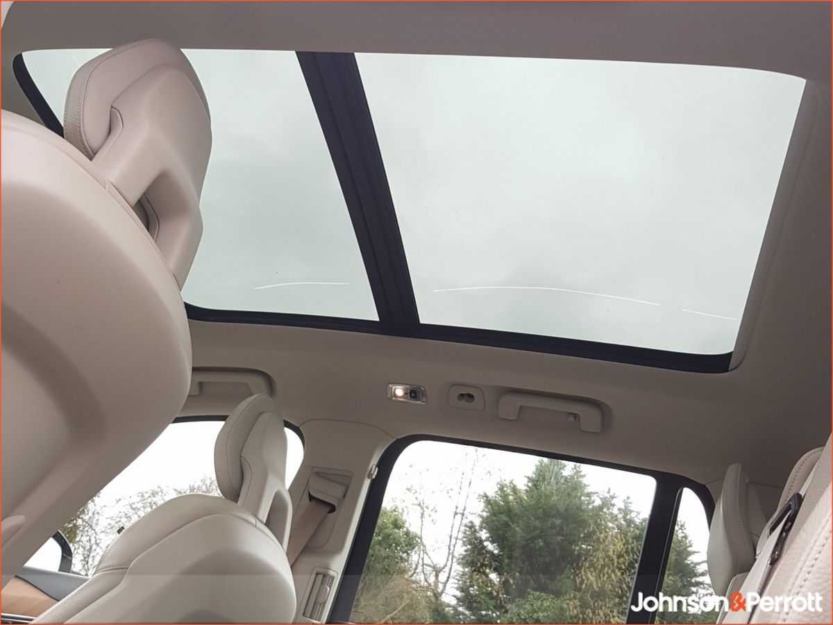 Volvo XC90 T8 390bhp AWD PHEV Inscription Expression