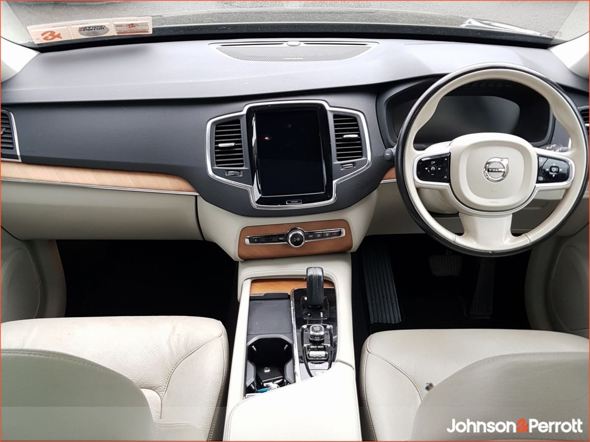 Volvo XC90 T8 390bhp AWD PHEV Inscription Expression