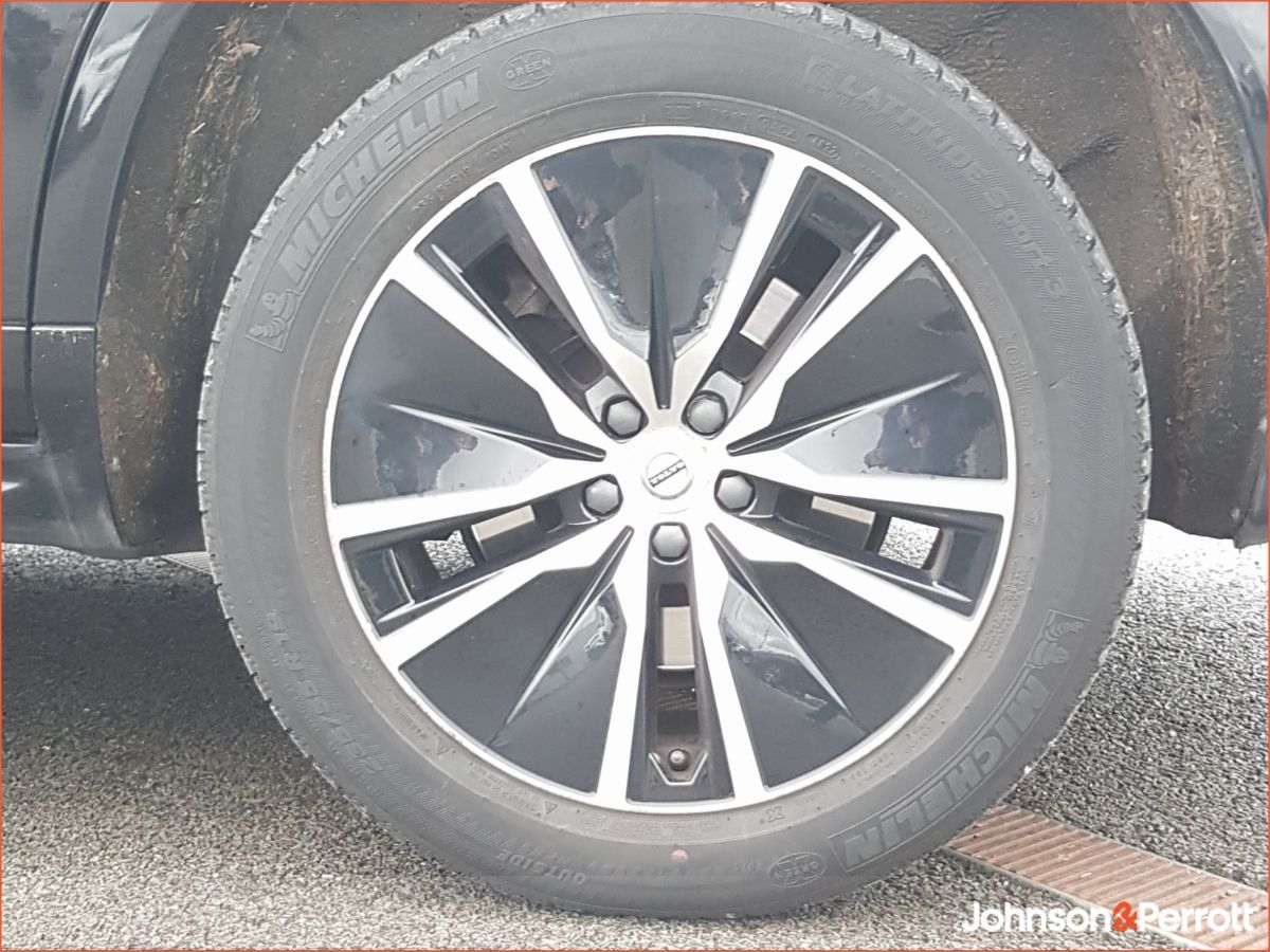 Volvo XC90 T8 390bhp AWD PHEV Inscription Expression