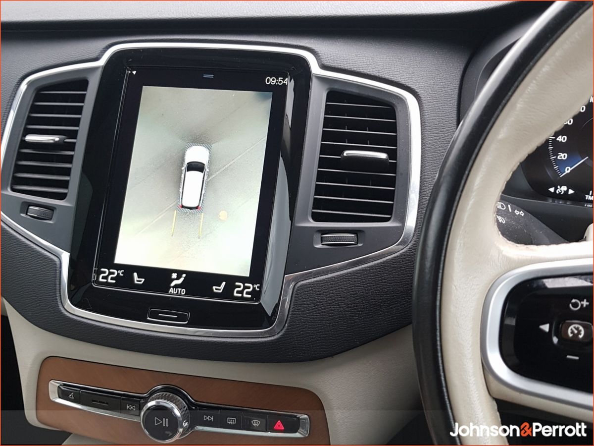 Volvo XC90 T8 390bhp AWD PHEV Inscription Expression