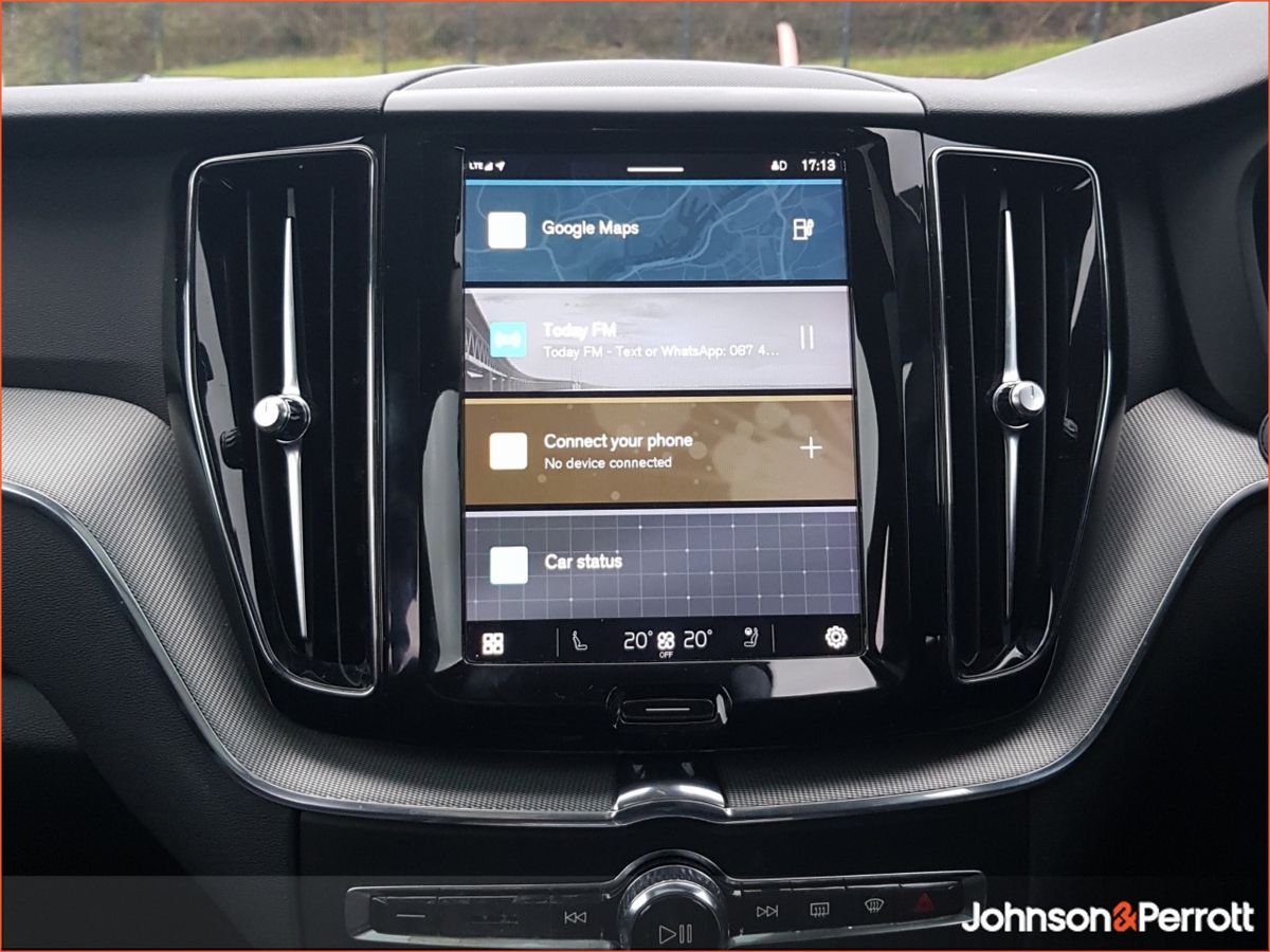 Volvo XC60 T6 350hp AWD PHEV Plus Dark (Two Year Volvo Selekt Warranty + Two Year Volvo Service Plan)