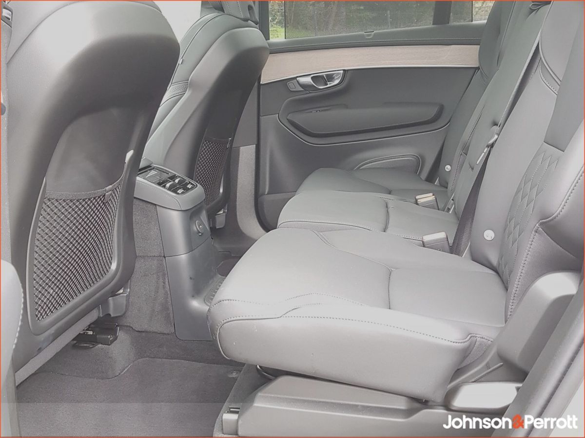 Volvo XC90 T8 455 bhp AWD Plus Dark