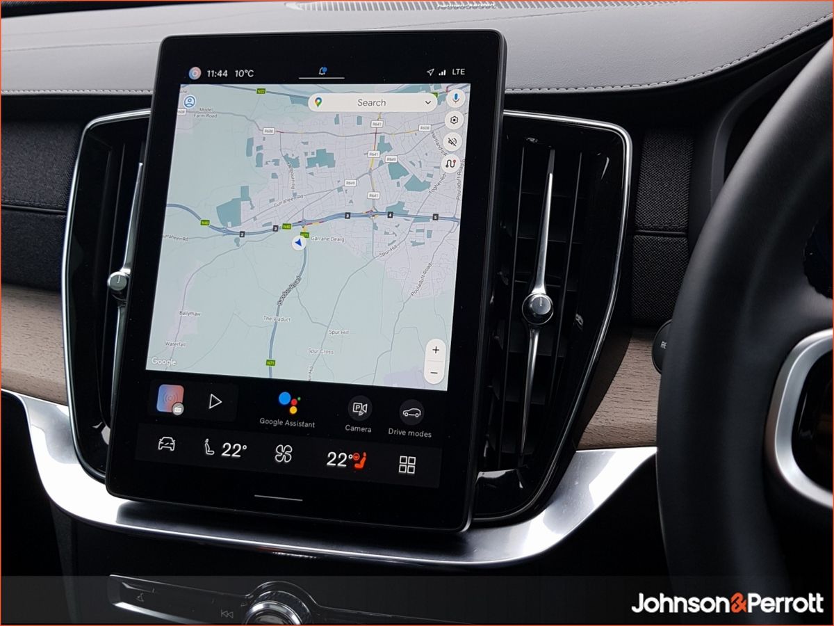 Volvo XC90 T8 455 bhp AWD Plus Dark