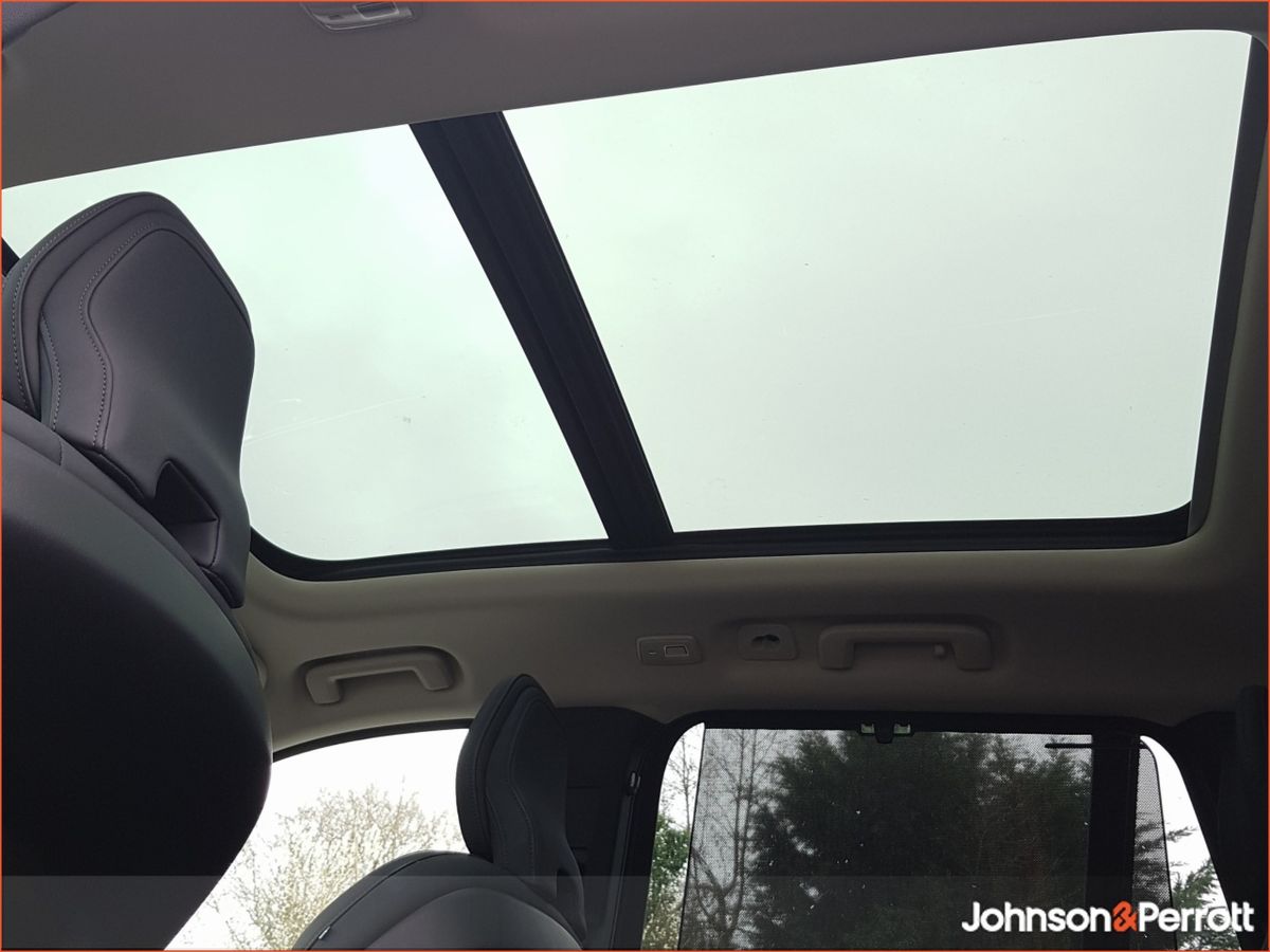 Volvo XC90 T8 455 bhp AWD Plus Dark