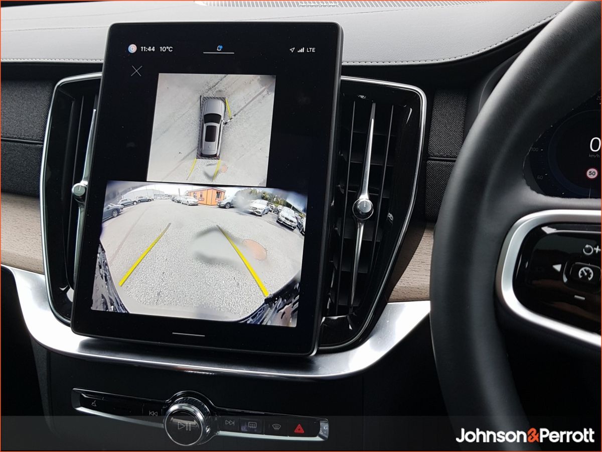 Volvo XC90 T8 455 bhp AWD Plus Dark