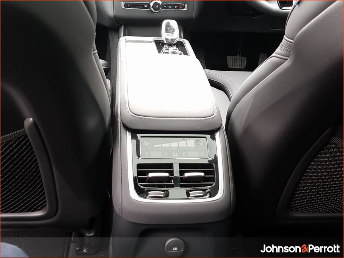 Volvo XC90 T8 455 bhp AWD Plus Dark