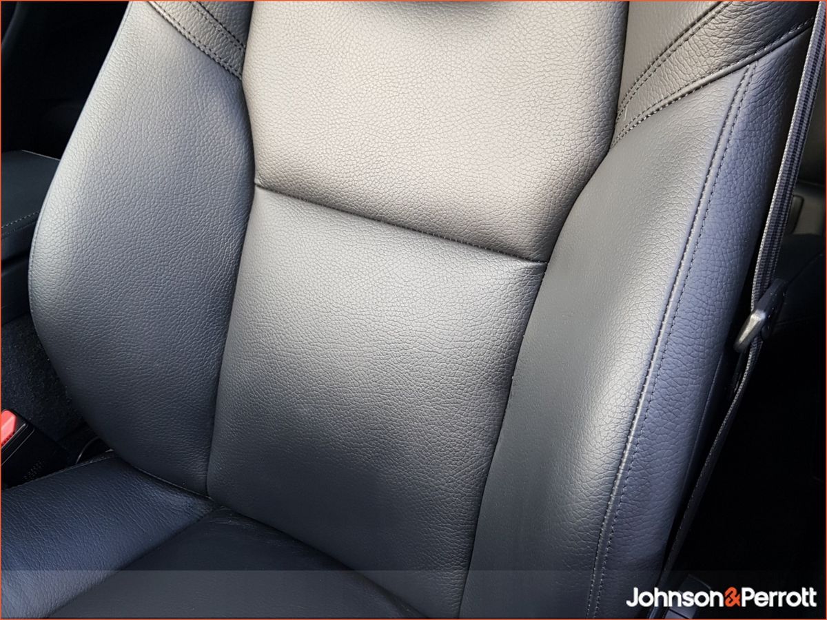 Volvo XC60 T6 350bhp AWD PHEV Plus Dark