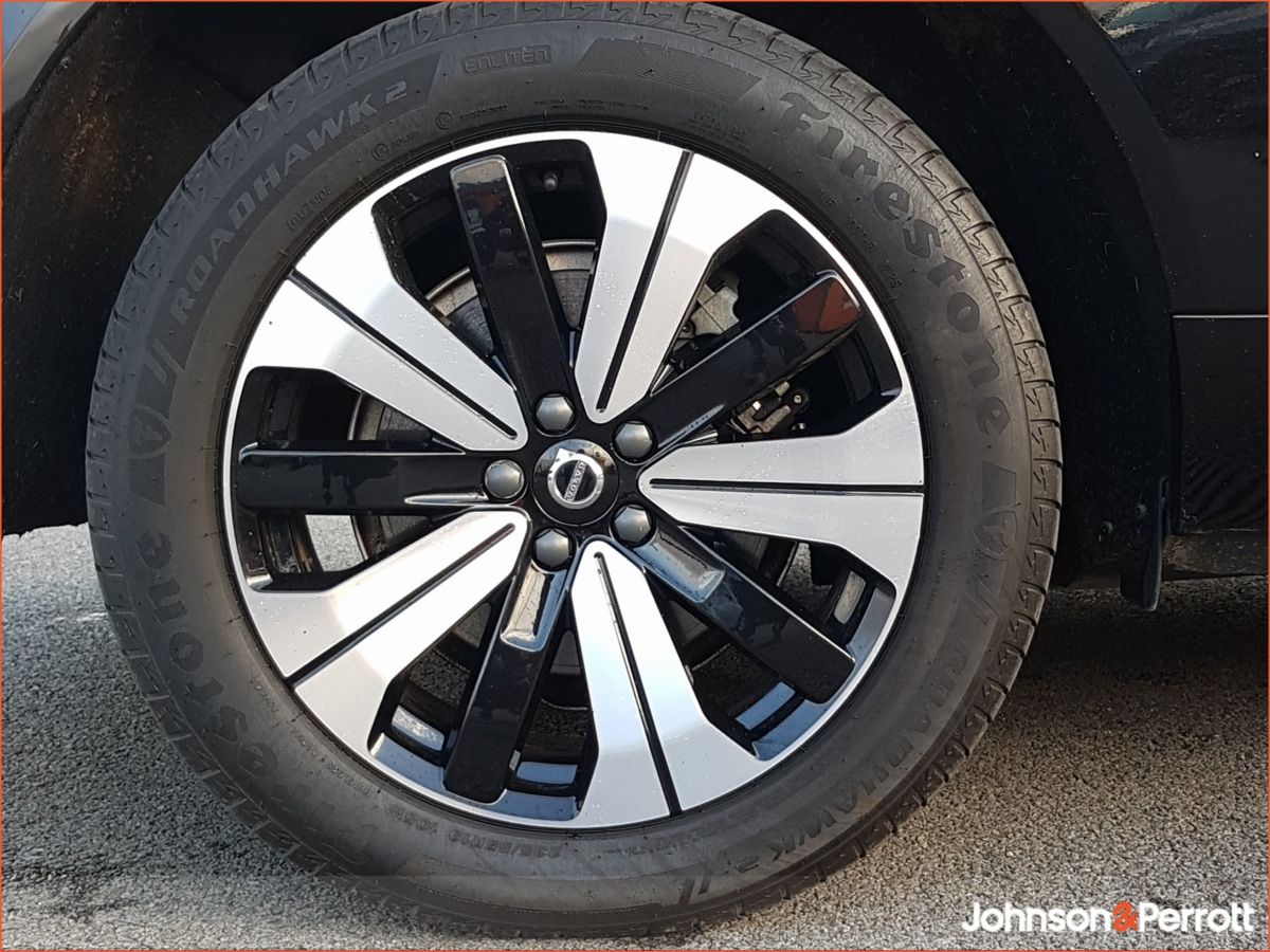 Volvo XC60 T6 350bhp AWD PHEV Plus Dark