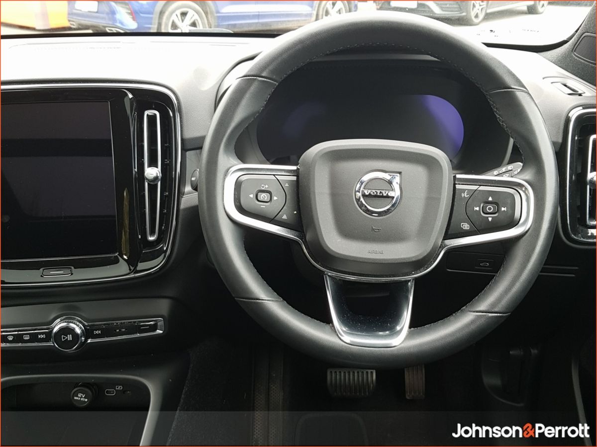 Volvo XC40 69 kWh 231hp Ultimate - Two Year Volvo Selekt Warranty