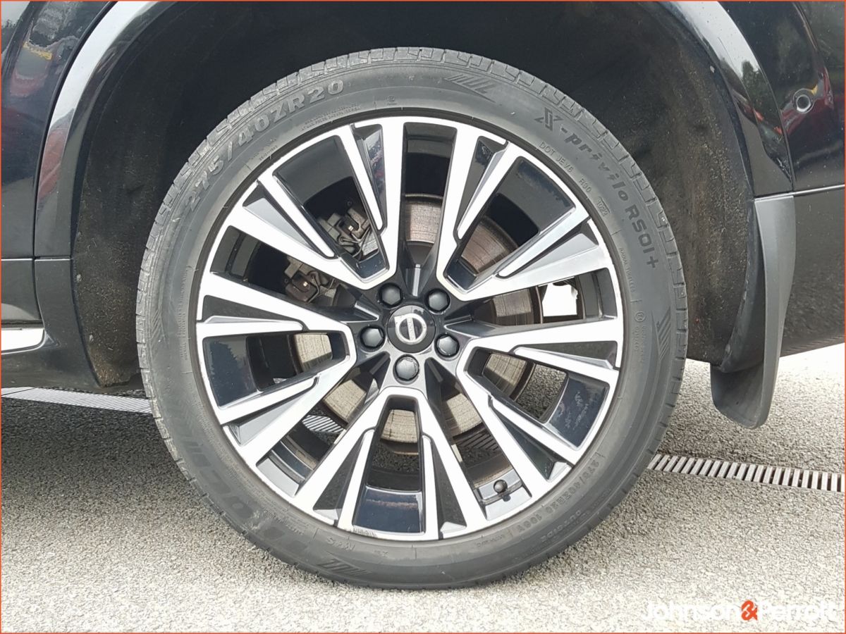 Volvo XC90 T8 455hp AWD PHEV Plus Bright  (Two Year Volvo Selekt Warranty and Two Year Service Plan)