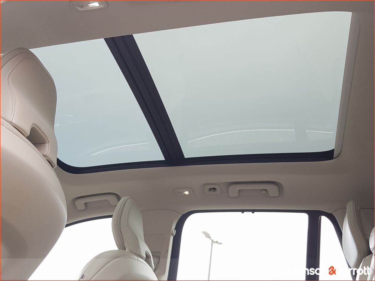 Volvo XC90 T8 455hp AWD PHEV Plus Bright  (Two Year Volvo Selekt Warranty and Two Year Service Plan)