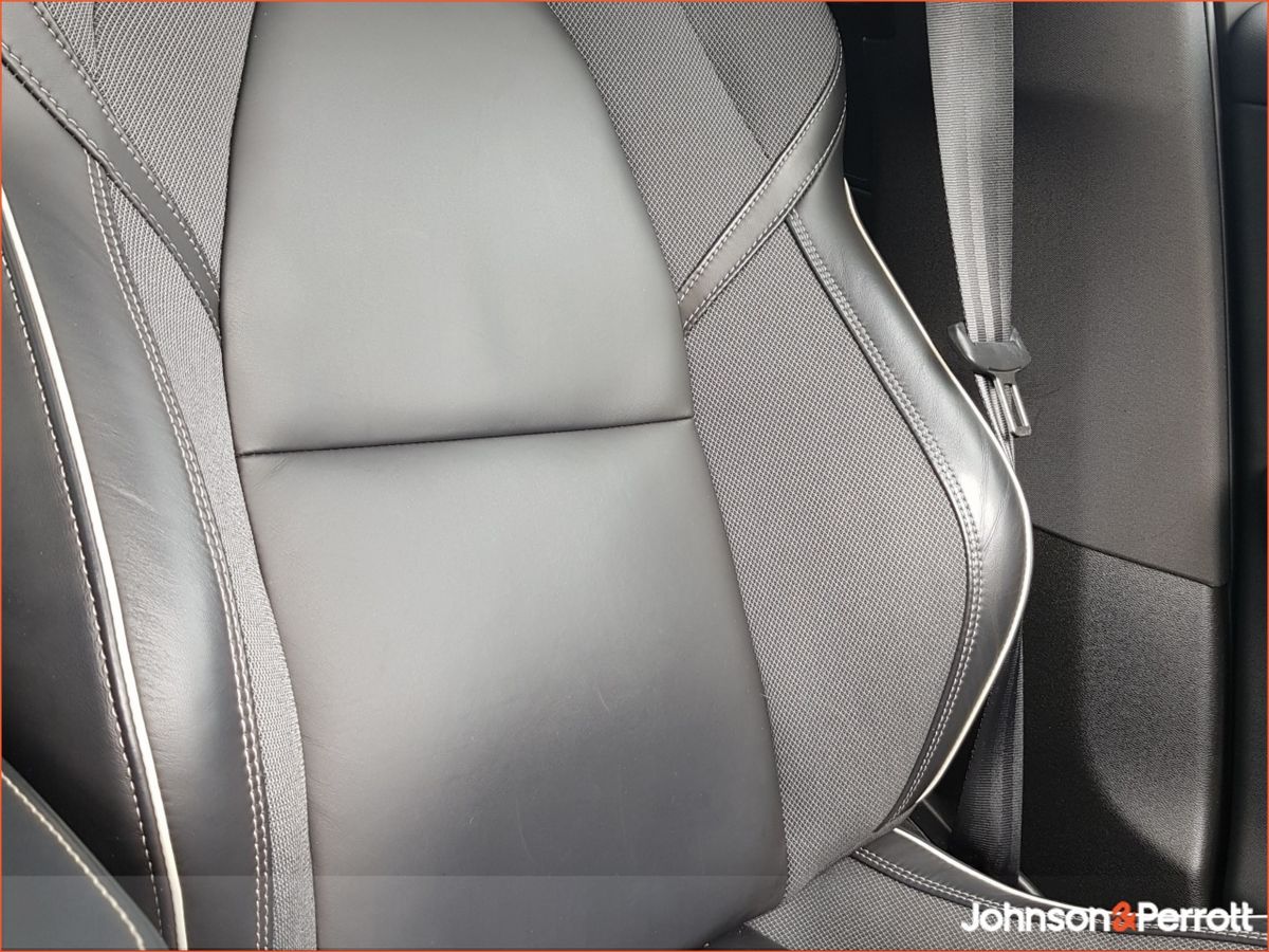 Volvo XC60 T6 350 bhp AWD PHEV Plus Dark Three Year Volvo Selekt Warranty + Two Year Volvo Service Plan