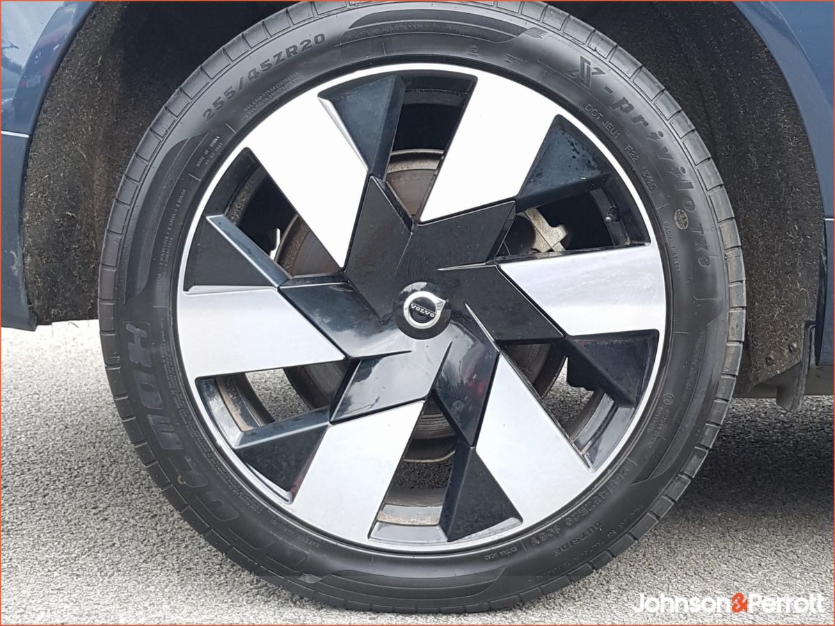 Volvo XC60 T6 350 bhp AWD PHEV Plus Dark Three Year Volvo Selekt Warranty + Two Year Volvo Service Plan