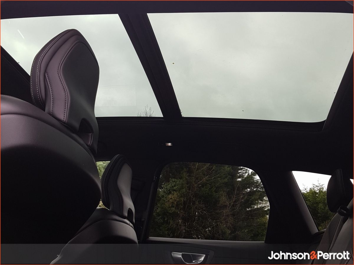 Volvo XC60 T6 350 bhp AWD PHEV Plus Dark Three Year Volvo Selekt Warranty + Two Year Volvo Service Plan