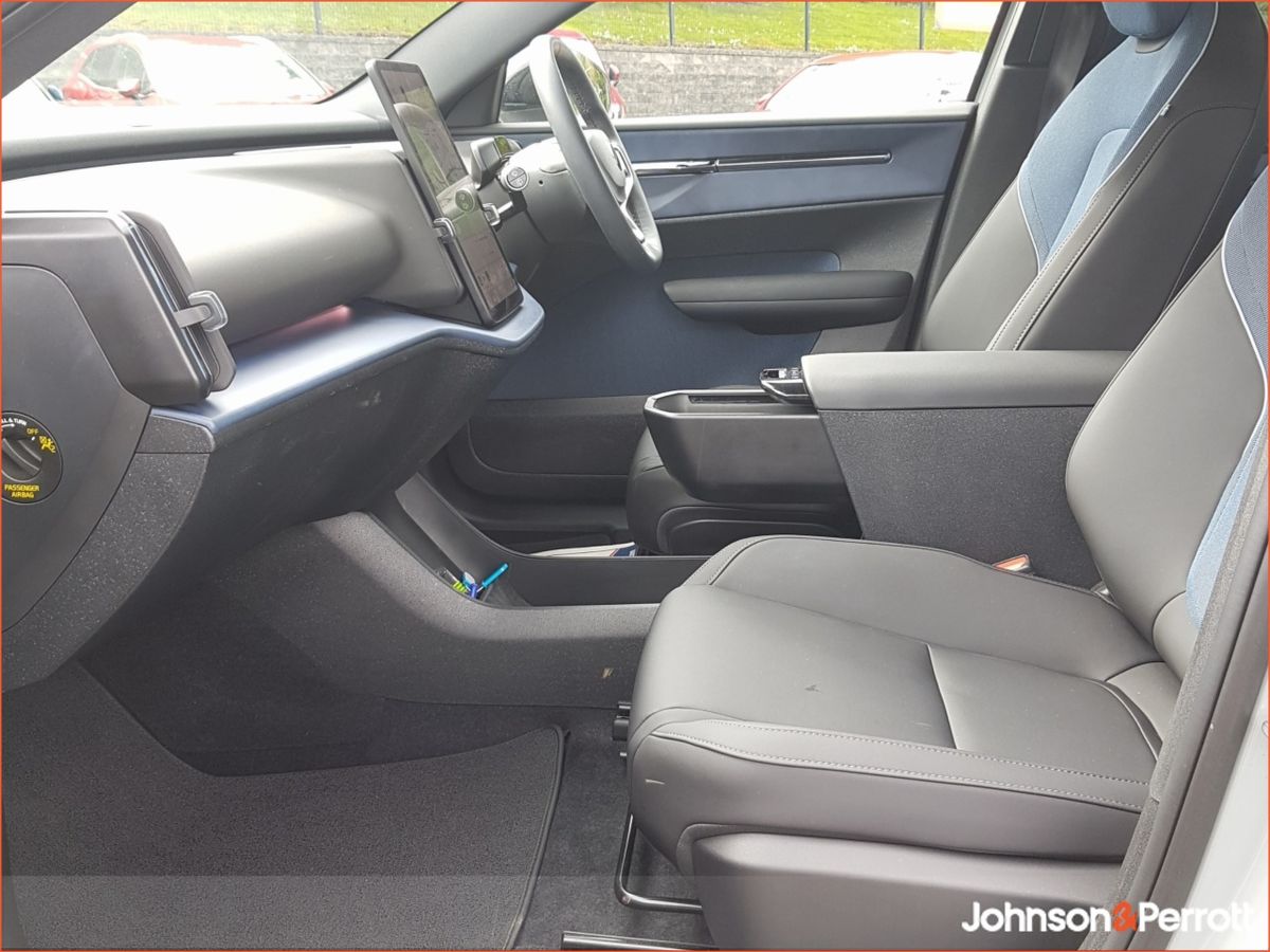 Volvo EX30 Single Motor Ext Range 272hp Plus - Three Year Volvo Selekt Warranty