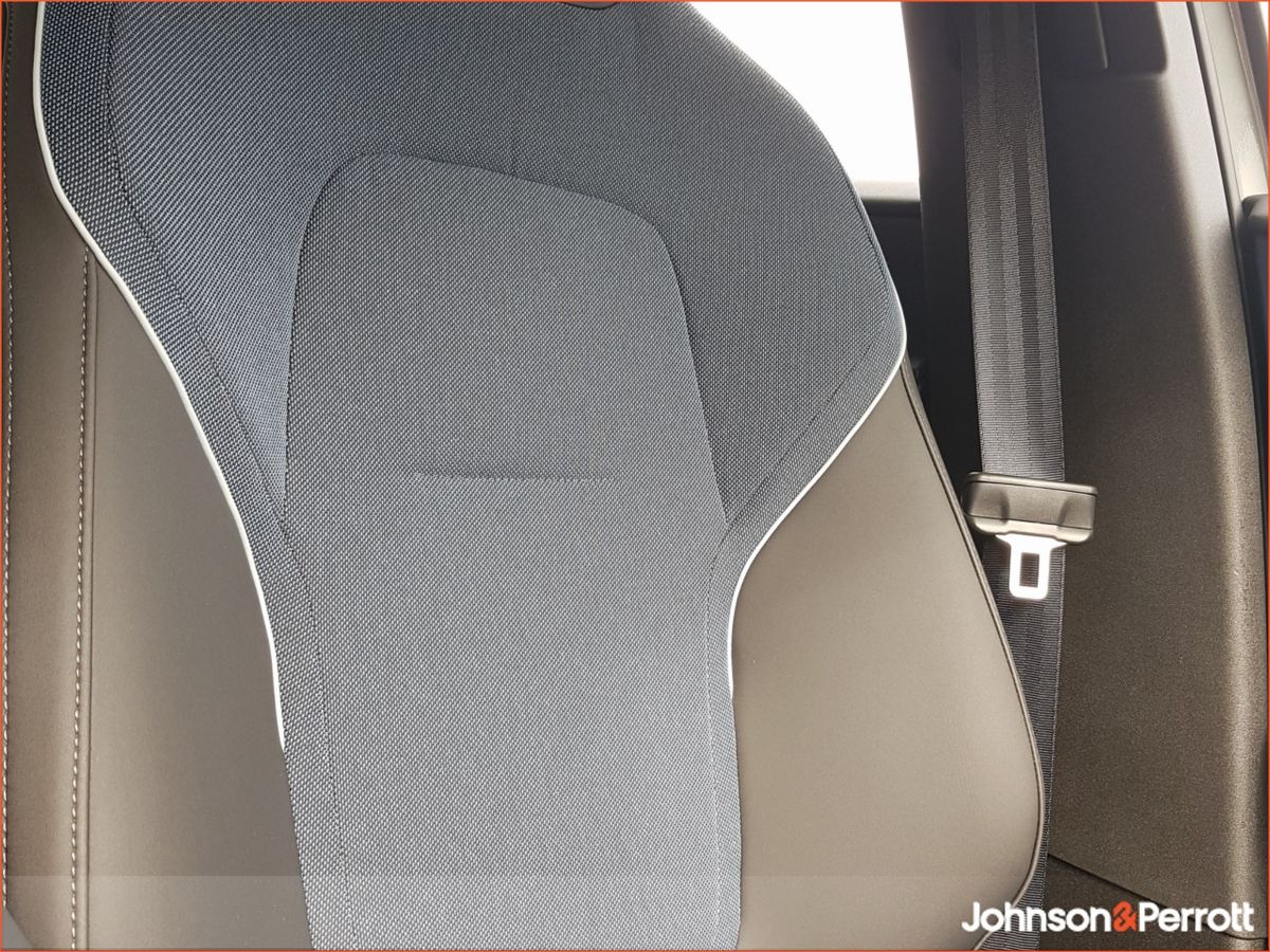 Volvo EX30 Single Motor Ext Range 272hp Plus - Three Year Volvo Selekt Warranty