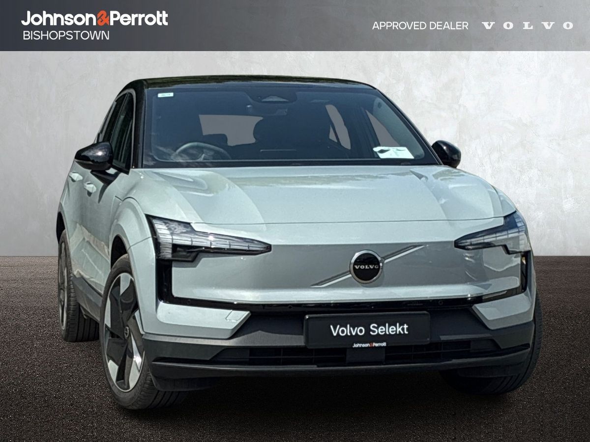 Volvo EX30 69 kWh Single Motor Ext Range 272hp Plus - Rear Camera / Heated Seats / Heated Steering Wheel
