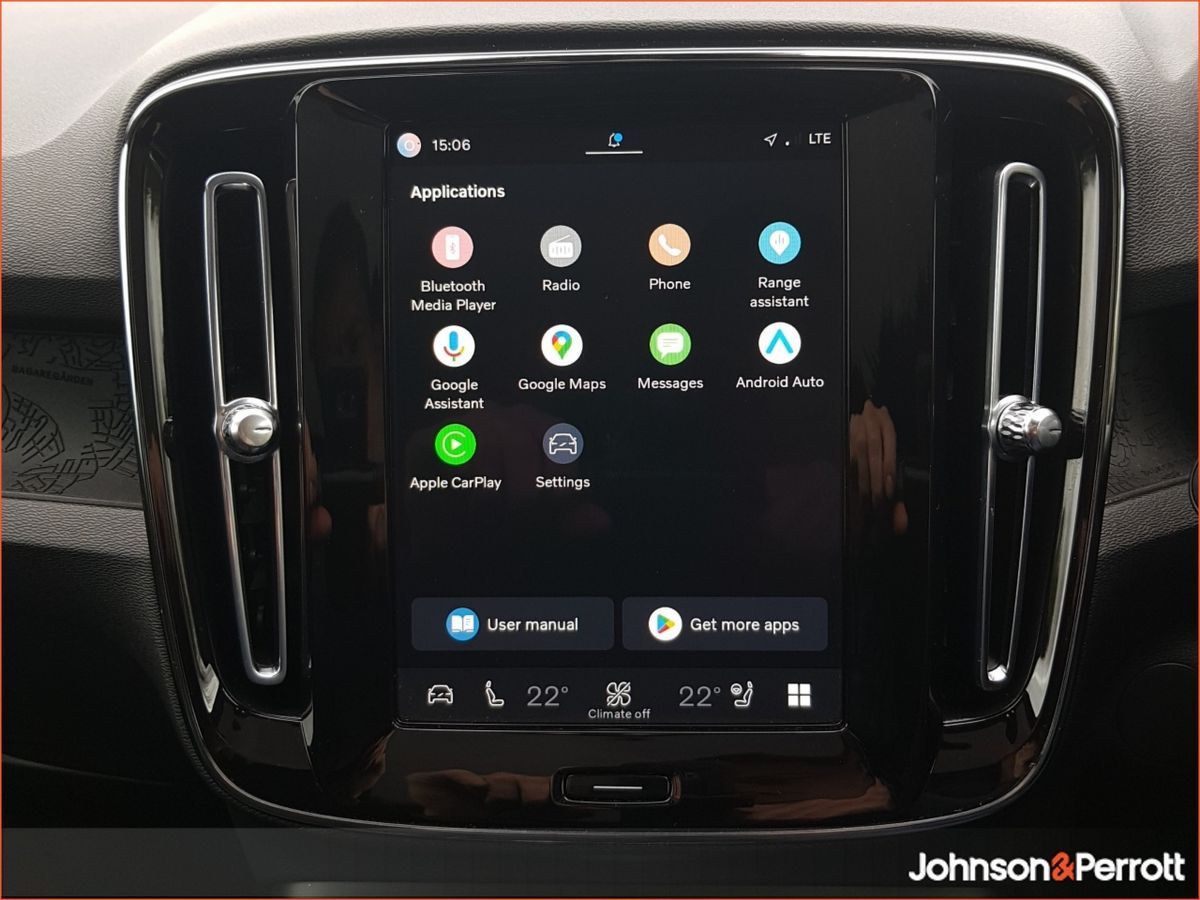 Volvo C40 82kWh Extended Range 252hp RWD Plus (Two Year Volvo Selekt Warranty)