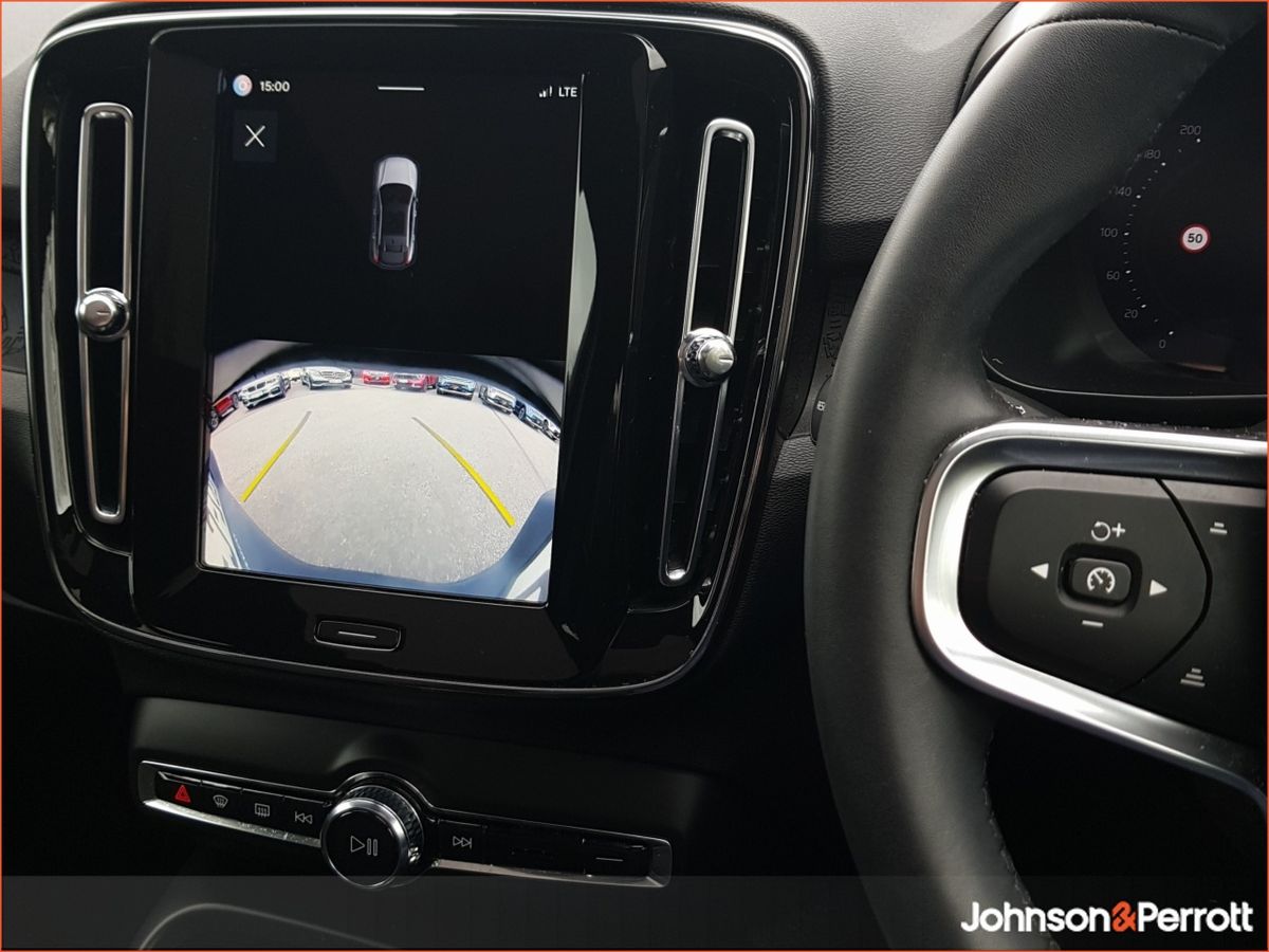 Volvo C40 82kWh Extended Range 252hp RWD Plus (Two Year Volvo Selekt Warranty)