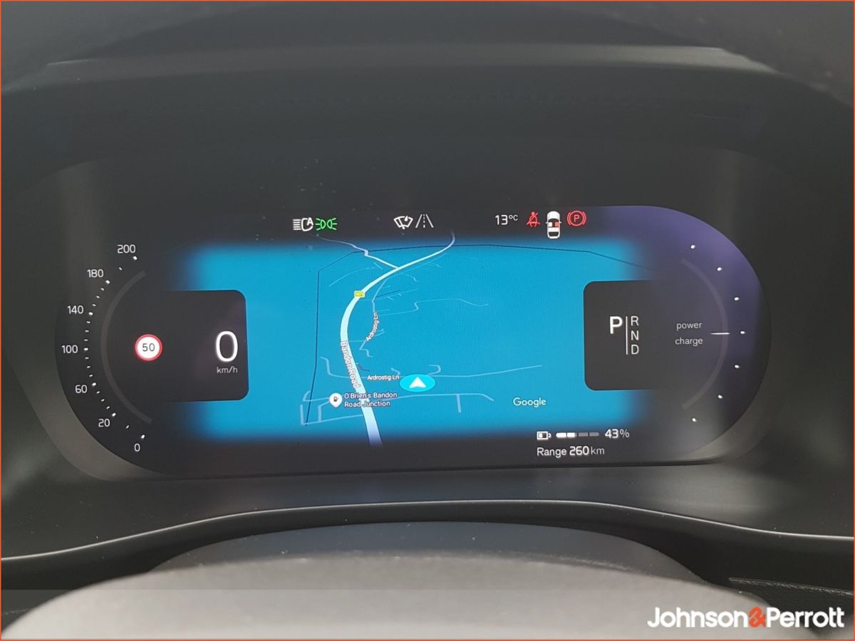 Volvo C40 82kWh Extended Range 252hp RWD Plus (Two Year Volvo Selekt Warranty)